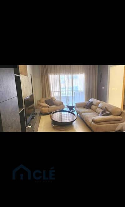 شقة اول سكن للايجار فاخر مفروش باجدد الفرش و احدث الاجهزة للايجار في موقع مميز و باقل سعر في ميفيدا بوليفارد ,تتكون من غرفة نوم واحدة و ريسيبشن و حمام