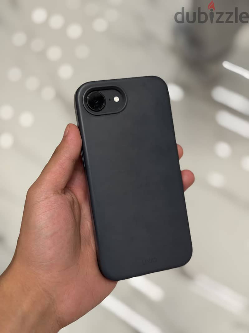 Apple - iPhone 16e 1