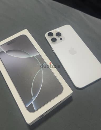 للبيع iphone 16 pro max 512 white حاله نادره