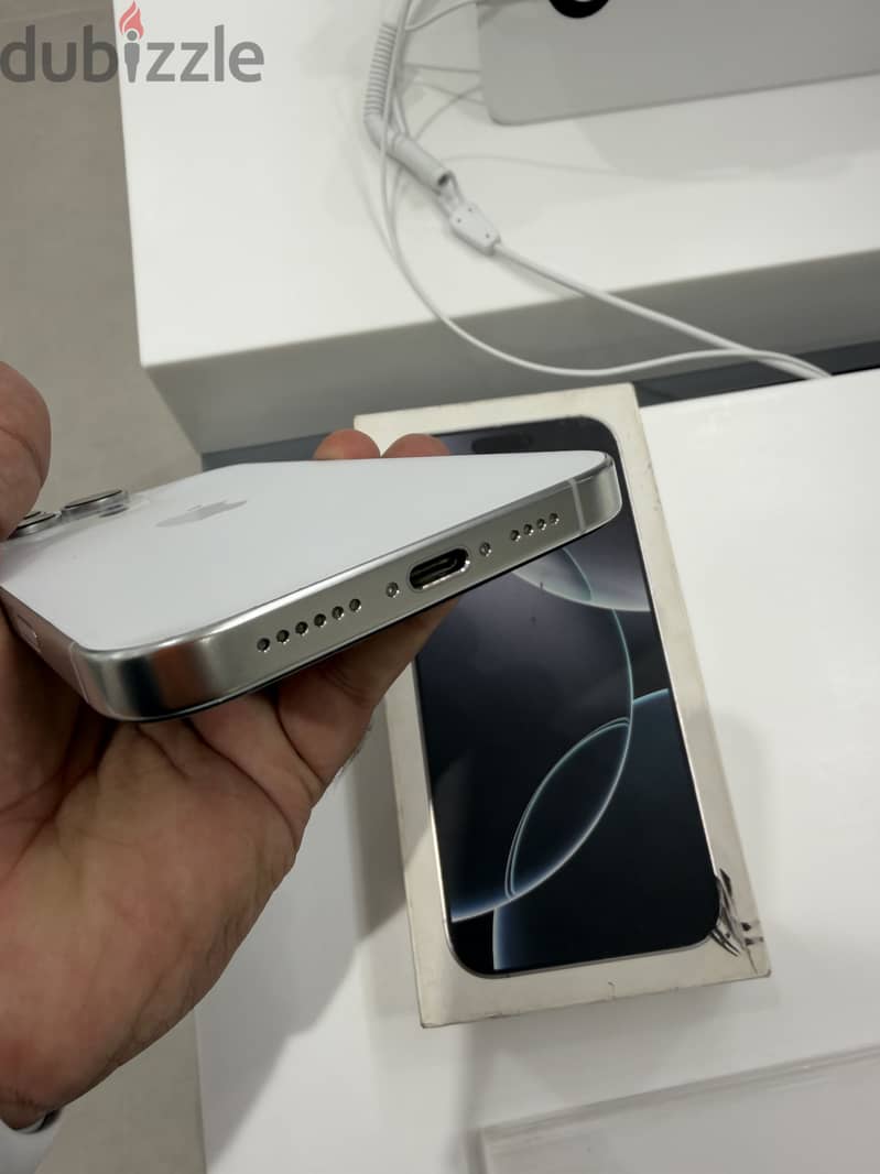 Apple - iPhone 16 Pro Max 5