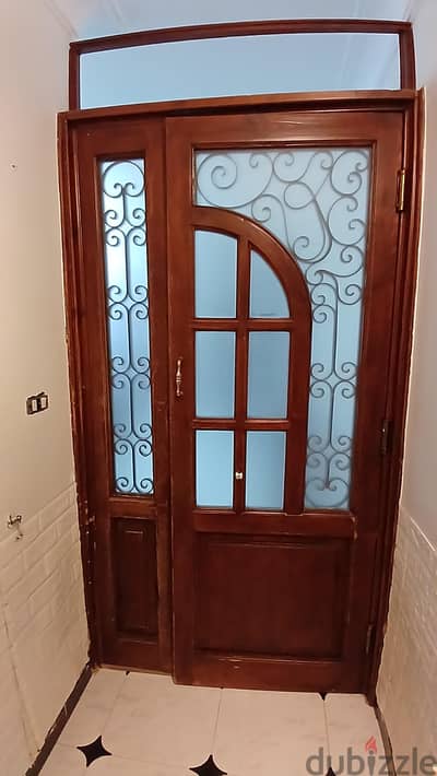 باب خشب مروحة (بزجاج مصنفر و فيرفورجيه)