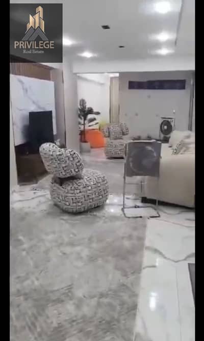شقه مفروشه للايجار امام نادى الشروق كورنيش طره بجوار عماير الجيش
