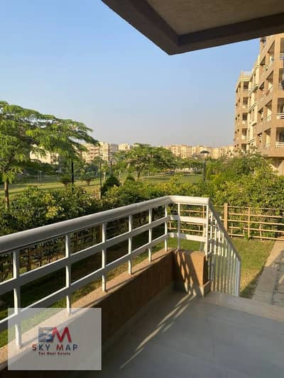 شقة للبيع في مدينتي ارضي بجاردن في B6  مساحه 124م + 50م حديقة خاصة