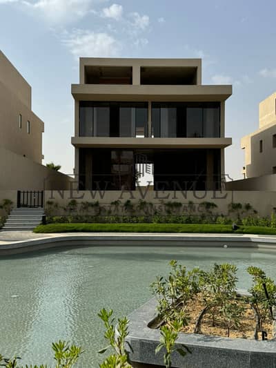 فيلا استلام فوري بأقساط التجمع الخامس كومباوند ليك فيو بوتيك Lake View Boutique  فيلات و مساحة مباني كبيره