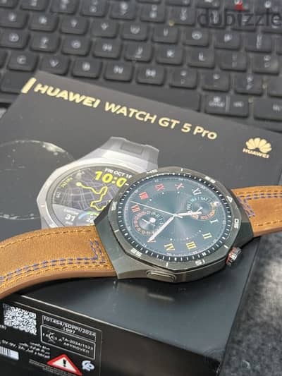 Huawei watch gt5 pro with all accessories and 3 straps