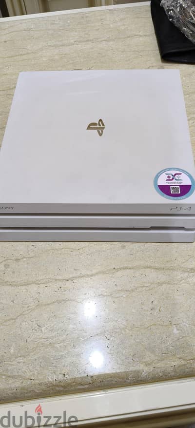 playstation 4 pro limited edition (white)