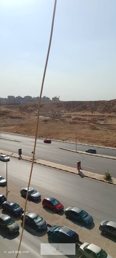 شقة للإيجار بزهراء المعادى الشارع الرئيسي الشطر السادس علي بعد خطوات من مسجد الكويتي و شارع المدارس