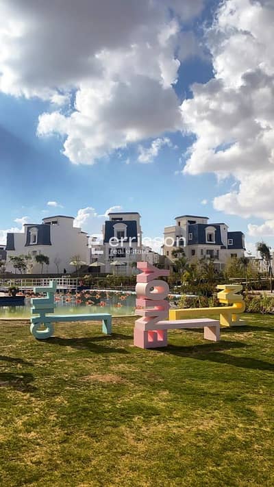 تاون هاوس ميدل 205 متر برايم لوكيشن اوبن فيو للبيع في مونتن فيو تشيل اوت بارك - Lake side