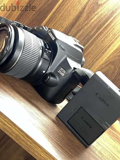 Camera Canon EOS 250D
