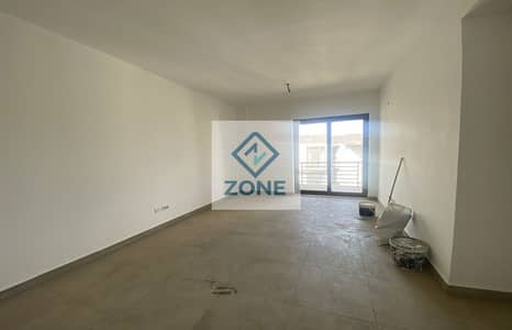 Apartment for sale in Madinaty, B8 area, third floor, 126m², with 3 bedrooms and 3 bathrooms (one master), ready for occupancy in 6 months, first occu