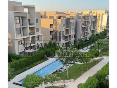 بنتهاوس للبيع بموقع متميزيطل على مساحات خضراء  في فيفث سكوير - القاهرة الجديدة  - متشطب بالكامل بالتكييفات - استلام فوري - بحري - Fifth Square