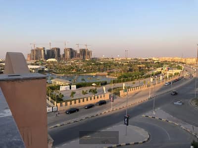 للإيجار روف مفروش مميز في حدائق الكونتيننتال – الشيخ زايد روف مغلق: 85 متر روف مفتوح: 100 متر