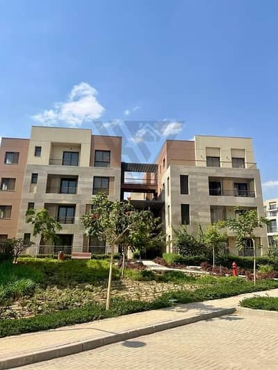 Apartment for sale in the District 5 compound, New Cairo (Tagamoa): fully finished, ready for immediate move-in, with a 36% discount and a 10-year ins