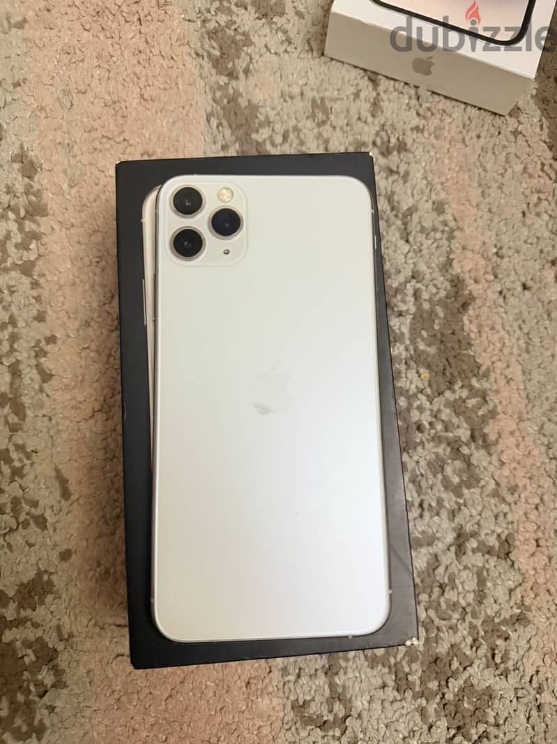 Apple - iPhone 11 Pro Max 3