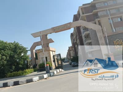 شقه ايجار بالتجمع الاول كمبوند دار مصر القرنفل