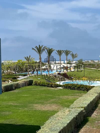 شاليه  إستلام فوري مفروش بالكامل مطل عل  البحر بموقع مميز في فوكا باي  Fouka bay