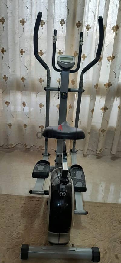عجلة رياضيه حالة ممتازة إمكانية رفع  وخفض الكرسي 6000 جنيه