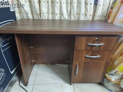 مكتب ينفع جيمنج ينفع لي المذاكره