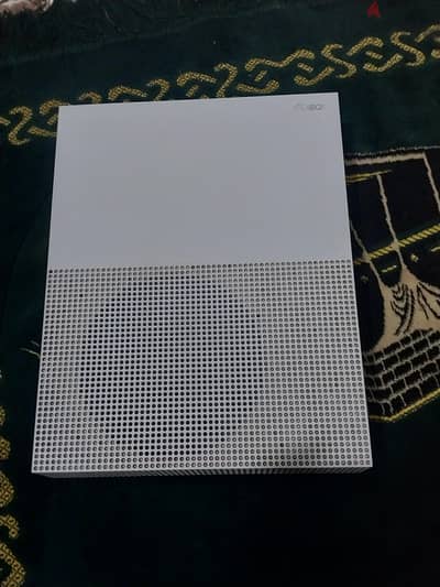 Xbox One S 1TB + Original Controller + 15 Games