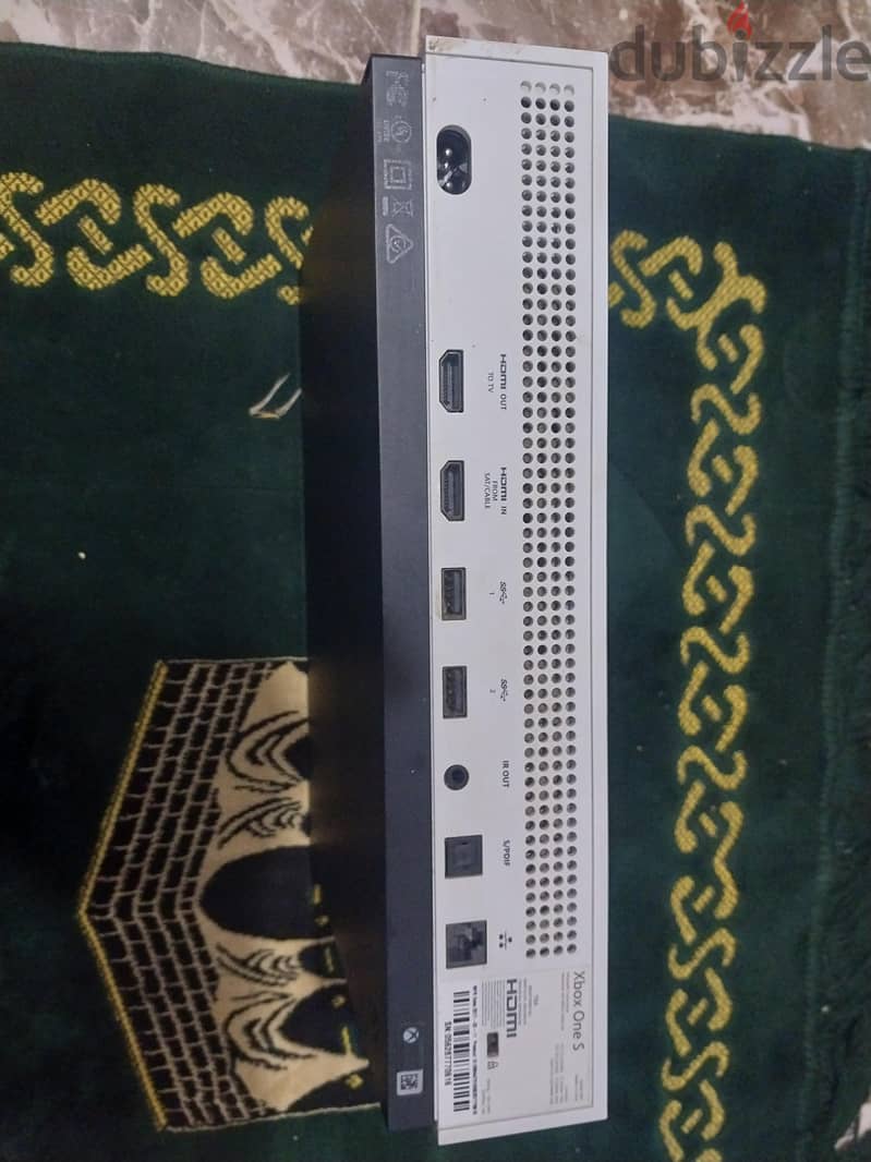 Xbox One S 1TB + Original Controller + 15 Games 2