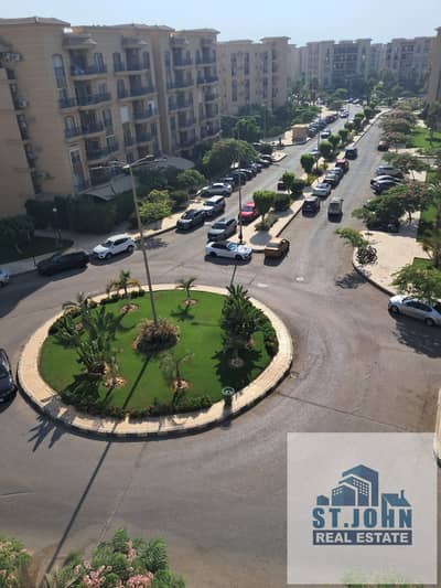 شقه مميزه للبيع 162م فيو ميدان كبير خطوات للسوق الشرقي