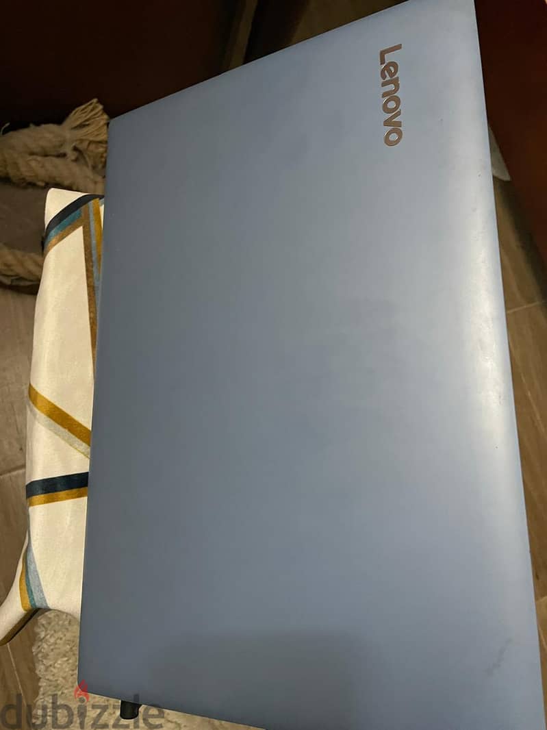 LENOVO IdeaPad - Core i3 4