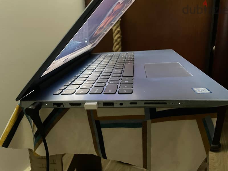 LENOVO IdeaPad - Core i3 5