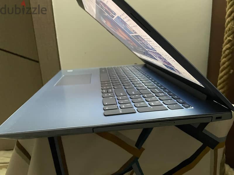 LENOVO IdeaPad - Core i3 6