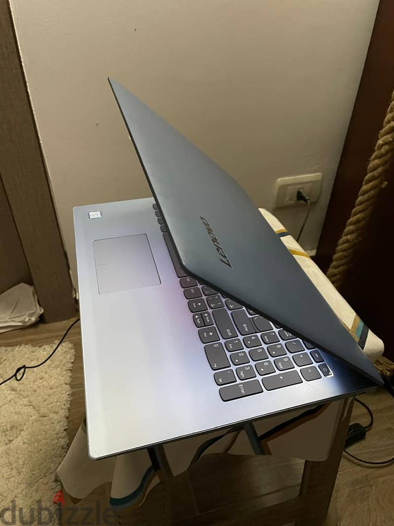 LENOVO IdeaPad - Core i3 7