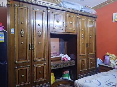 دولاب ملابس كبير خشب زان استعمال خفيف اوي بي 3500 يا بلاش