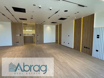 للإيجار مكتب إداري 137م بالتشطيب موقع مميز في ميفيدا إعمار  Business Park