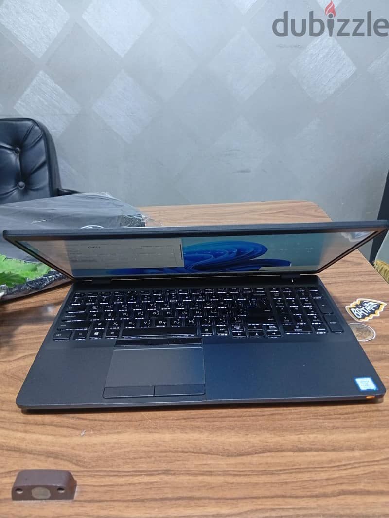  Dell Precision 3541 6