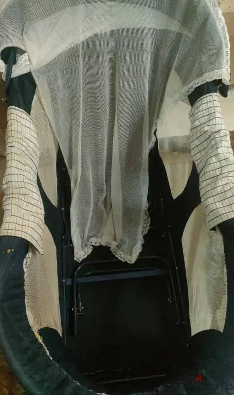 سرير اطفال 2