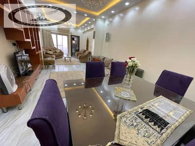 شقة للإيجار بالمطبخ والتكيفات التجمع الخامس النرجس 3 فيلات  بالقرب من التسعين   تشطيب سوبر لوكس