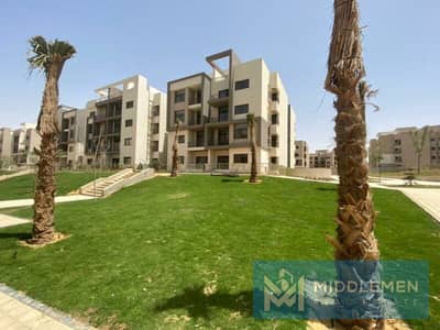 شقة للبيع   تشطيب كامل شامل التكييفات والمطبخ بالتقسيط وجاهزة للاستلام بالقرب من الجامعة الأمريكية في فيفث سكوير المراسم القاهرة الجديدة باقل سعر
