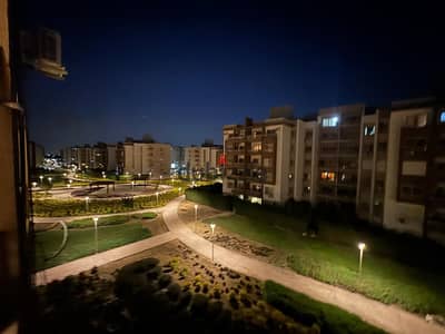 Apartment 3rd floor ultra super lux ba7ary 100% direct on wide garden in wesal