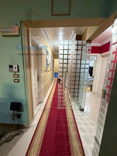 Apartment for sale with immediate delivery, featuring a practical layout suitable for family living and investment, a front-facing unit, and a prime l