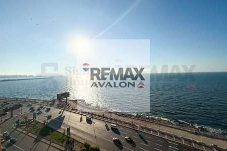 Apartment for sale 180 m Camp Shezar (directly on the sea)
