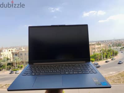 لابتوب قوي ينفع لجميع الاستخدامات