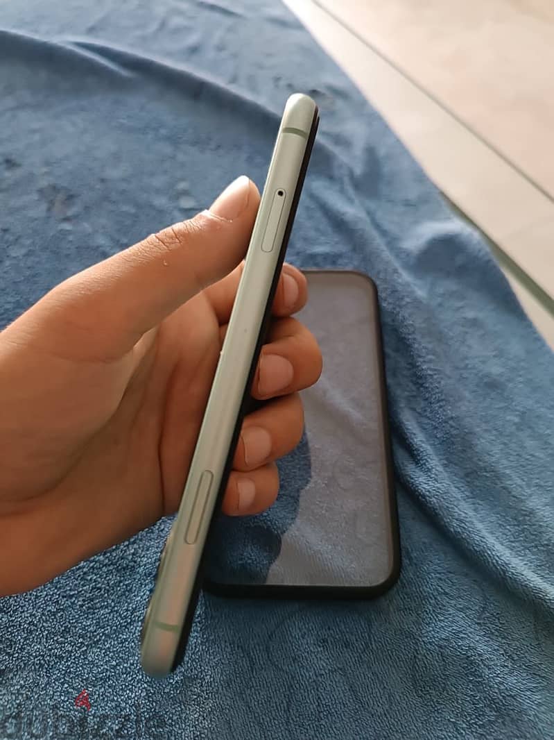 Apple - iPhone 11 3