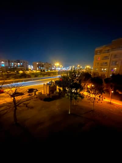 Special opportunity for furnished rent in Madinaty 133 Area: 133 meters 3 rooms 2 bathrooms Super Lux finishing hotel furniture on the second floor with a wide garden view