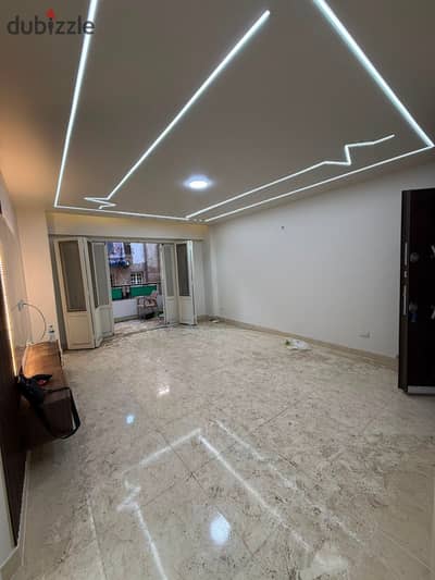 Apartment for sale 3 rooms and 2-piece reception third floor above Armenian Street Miami 120 meters