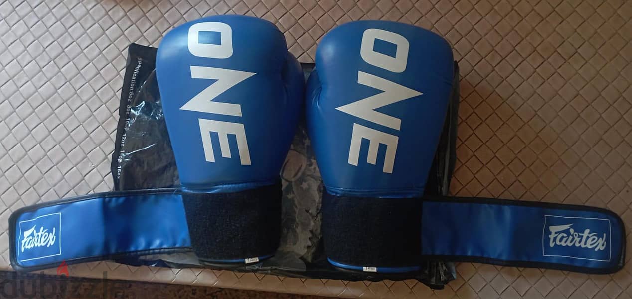 one gloves 1