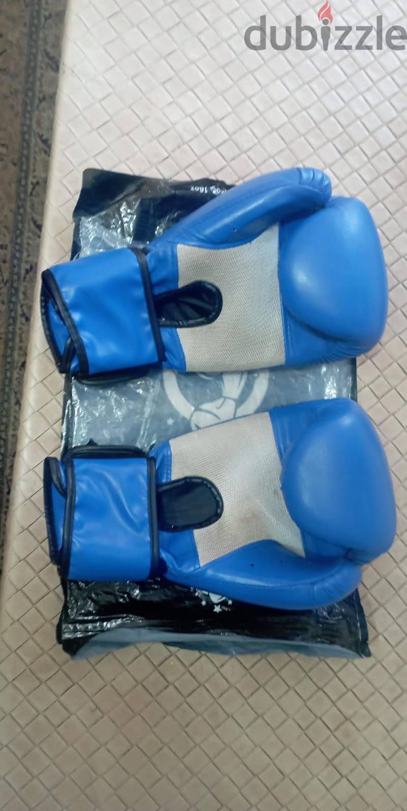 one gloves 2