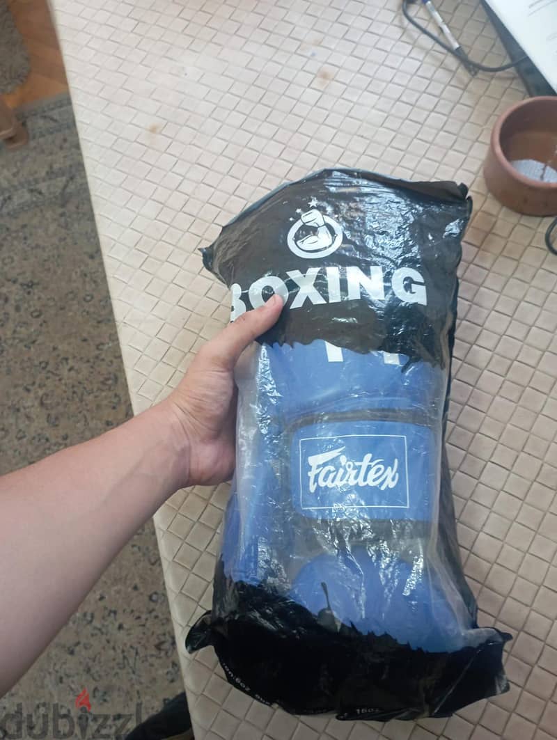 one gloves 4
