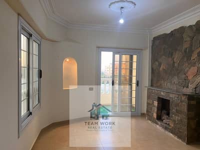 Apartment for sale in Sheikh Zayed, 7th District, prime location, at a very bargain price
