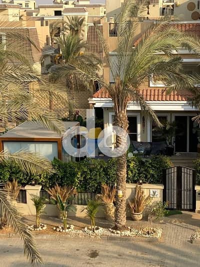فيلا بسعر شقه للبيع في كمبوند سراي Sarai سور ب سور مع مدينتي مساحه ممتاره 206 م + جاردن و روف و متاح نظام تقسيط يصل 12 سنه