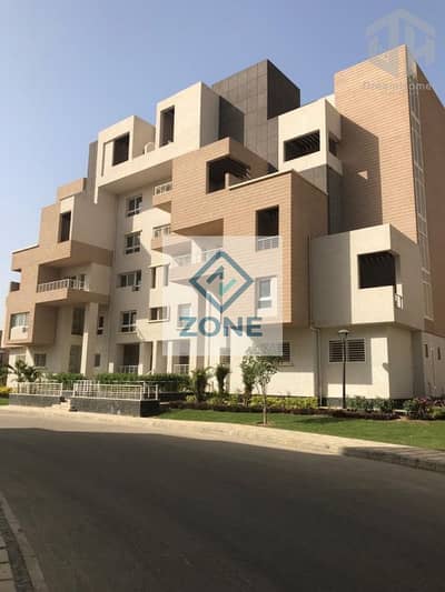 245 sqm Apartment for Rent in Madinaty B8 – Garden View, 4 Bedrooms, Prime Location