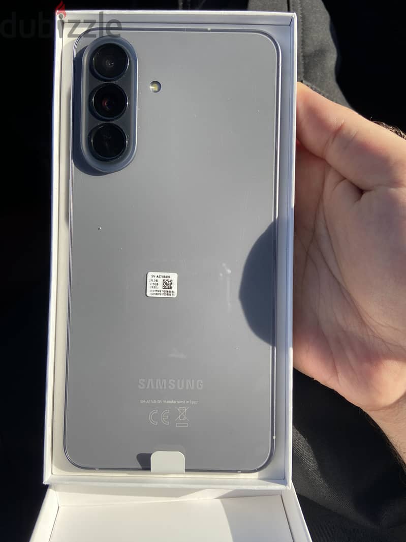 Samsung A57 512GB  12G RAM 2