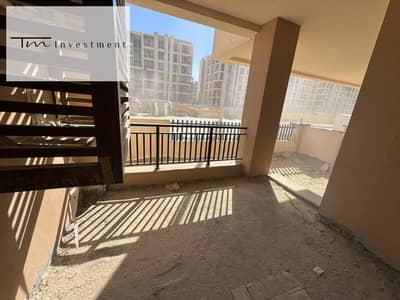 شقة مميزة ارضي بجاردن امام بوابة 2 المطار بالتقسيط علي 4 سنين في تاج سلطان علي طريق السويس بالقرب من سيتي سنتر الماظة - التجمع الاول